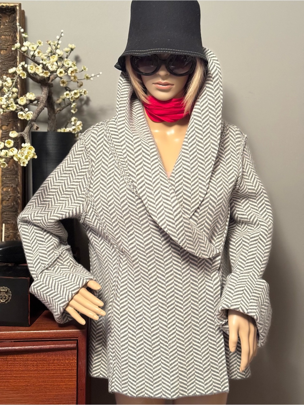 Vintage Mondi Chevron Knit Jacket in Light Gray and White